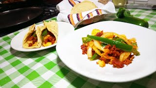 COCINAR PAPAS CON RAJAS Y LONGANIZA MUY SENCILLO [upl. by Annirak638]