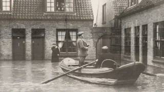 Hoog water in Deventer in 1926 [upl. by Elehcim]