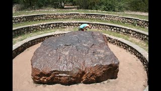 DIFERENÇAS METEORITO □ Hoba – o maior meteorito e bloco de ferro natural da Terra □ shorts [upl. by Amirak]