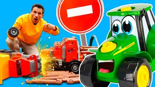 Johnny le tracteur apprend les règles de circulation Jeux avec voitures pour enfants [upl. by Assilem]