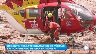 Corpo de Bombeiros faz resgate dramático de vítimas do rompimento de barragem [upl. by Borlow446]