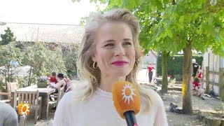 Ilse DeLange laat de zon schijnen op Paaspop  RTL BOULEVARD [upl. by Naeerb]