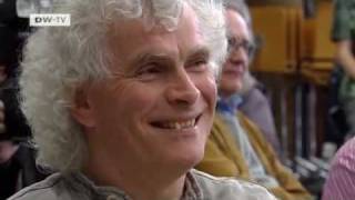 Abenteuer Oper StarDirigent Sir Simon Rattle besucht die Hauptprobe der Kinder  euromaxx [upl. by Cyprus]