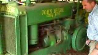 John Deere Hand Crank 1937 G [upl. by Ahsirtak261]