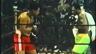 Muhammad Ali vs Joe Frazier 1 Highlights [upl. by Ij377]