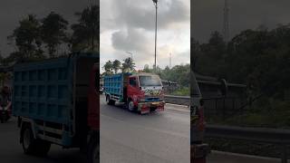 cctv truk miring jembatan kali glidik 2 perbatasan malang lumajang via selatan masdinochannel [upl. by Minsk]