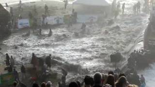 Massive rogue wave injures crowd at the Mavericks Surf contest on 21310 [upl. by Bell]