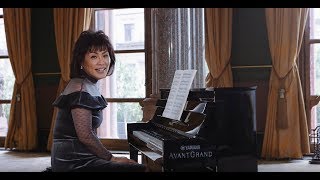 Noriko Ogawa piano lesson on Mozarts Rondo Alla Turca [upl. by Htebesile]