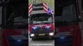 AUTOLADDER BRANDWEER TEUNIS AMSTERDAM NAAR EEN AFHIJSING IN SLOTERDIJK brandweer feuerwehr 112 [upl. by Rhodes]