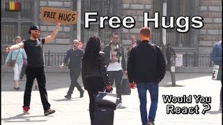 Expérience Sociale 12 FREE HUGS  CÂLINS GRATUITS [upl. by Tolliver535]