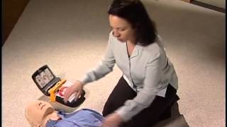 Défibrillateur LifePak CR Plus Medtronic wwwdaedefibrillateurcom [upl. by Natalee]