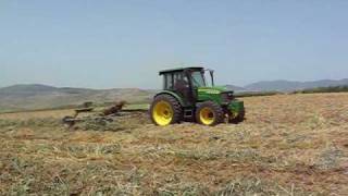 john deere 5525  krone rakes [upl. by Lanrev571]