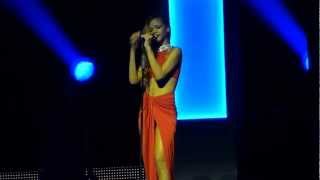 Rihanna  quotLoveeeeeee Songquot Live in Philly 31413 [upl. by Ornas232]