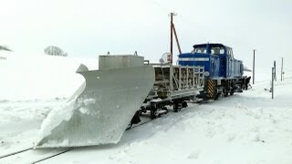 Rasender Roland im Winter 2013 Diesellok 251 901 mit Schneepflug RüBB Insel Rügen V51 901 Snow Plow [upl. by Leay]