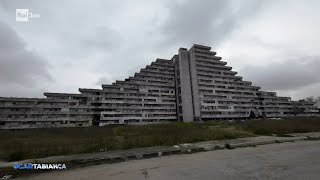 Scampia tra povertà e reddito  Cartabianca  02052023 [upl. by Corwin]