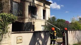 Jarnac  un pavillon détruit par le feu [upl. by Trotta600]