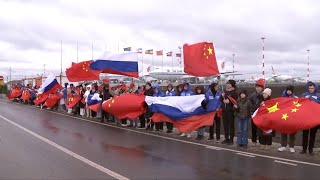 People line streets to bid warm farewell as Xi Jinping leaves Kazan [upl. by Bergmans]