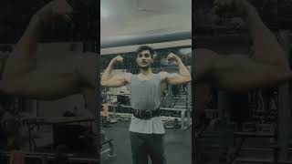 Bodybuilding poses 💪🦁like subscribe and share 👍 music exercise motivation gym tricepsworkout [upl. by Udell]