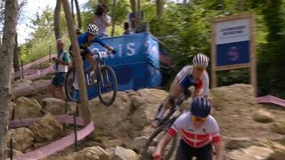 loana lecomte crash video  loana lecomte video  loana lecomte in womens olympic mountain bike [upl. by Neri284]