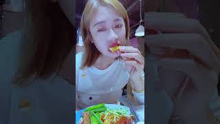 😋吃撑了，今天真的吃多了……吃饱吃撑记得喝轻轻饮🥰eating food spicy eatingshow shorts streetfood noodles [upl. by Razaele]