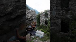 Escalando entre ruinas 😍 🇮🇹 BOULDERING in Cimaganda bouldering boulder rockclimbing [upl. by Liris]