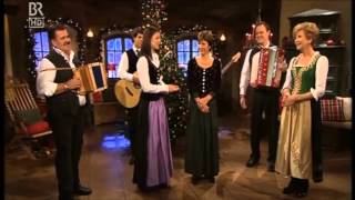 Oeschs die Dritten  Weihnachten mit Carolin Reiber [upl. by Assirrem]