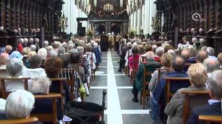 Preek en paukenslag in de kerk [upl. by Arayk]