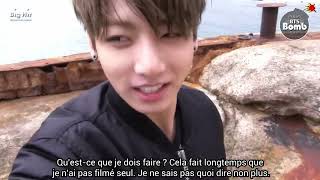 Bangtan Bomb n°211  La caméra de Jungkook avec une mouette à la mer vostfr 150515 [upl. by Suzanne]