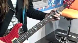 Orianthi shreds Michael JacksonA Melhor Guitarrista que existe [upl. by Nauqes842]