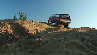 Vaterra Ascender Chevy K5 Blazer in the desert w pure engine sound ESS one V8 [upl. by Eninotna80]