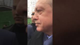 Cumhurbaşkanı Recep Tayyip Erdoğanın Koruması Hareket Eden Araçtan İndi [upl. by Ahsikad]