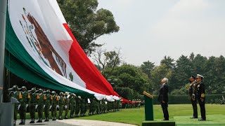 Ceremonia de revista de entrada de la Comandancia del Ejército Mexicano desde Campo Marte [upl. by Napoleon]