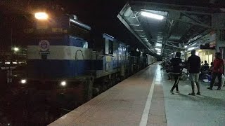 22113 Kochuveli Superfast Express Entering Kochuveli Railway Station  Indian Railways [upl. by Sackey753]