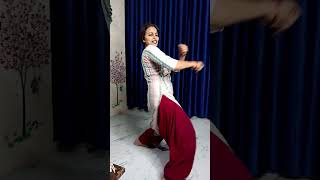 Kyu aage piche dolte ho dance shorts trending love [upl. by Franklin]