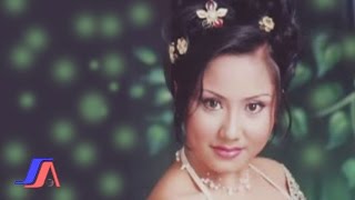 Cucun Novia  Waru Doyong Official Music Video [upl. by Tommi]