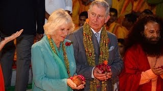 Prince Charles and Camilla visit Hindu prayer ceremony in India [upl. by Rey627]