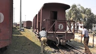 Metre Gauge Caboose Shunting at Badarpur February 26 2013 [upl. by Aititil285]