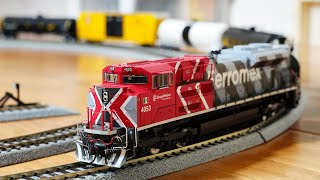 Athearn Ferromex SD70ACe HO Scale Unboxing [upl. by Nilyad]