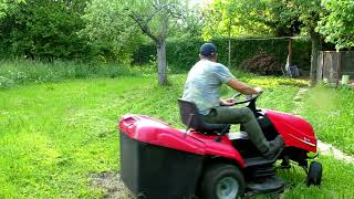 Mulch with Castel Garden D 102 lawn tractor [upl. by Inglebert]