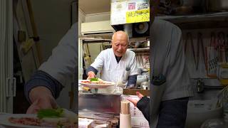 テーブル1席だけの日本一小さい焼肉店。気さくな81歳のお父さんが1人で営業してるから予約推奨🐮福岡グルメ福岡ランチjapanesefoodjapantravel [upl. by Clayborn]