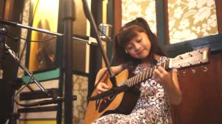 爱你 Ai Ni Kimberley Chen Acoustic Cover by Gail Sophicha 8 Years old น้องเกล [upl. by Aicatsan]