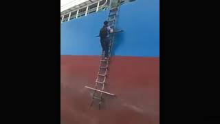 Топ подборка неудачной высадки лоцмановPilot accident while boarding the vessel pilotboarding [upl. by Theone580]