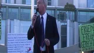 Jürgen Elsässer auf der Mahnwache vor dem Bundeskanzleramt Tag der Deutschen Einheit 03102014 [upl. by Muryh]