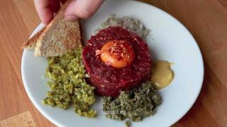 Стейк тартар Steak tartare steak à lAmericaine filet américain [upl. by Ikiv]