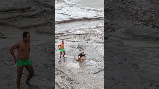 ⭕Tide Chasing  Fishing  Catching Fish at the Tides Edge  Qiantang River Tidal Bore Oct 11 [upl. by Nahpos]