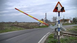 Spoorwegovergang Bajmok Бајмок SRB  Railroad crossing  Железнички прелаз [upl. by Htebaile636]