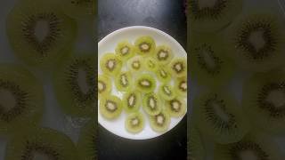 KIWIFRUIT subscribemychannel fruit shortvideoviralvideo viralshorts [upl. by Lleumas]