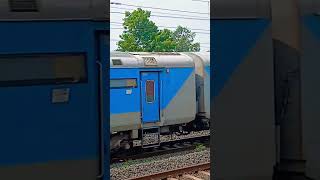 Jamnagar INTERCITY 22960 Full Train Posted by yashbharateegmailcom [upl. by Etsyrk]