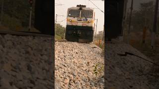 Wdp4d breaks the morning silence gol gumbaz express [upl. by Madra]