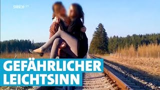 Plötzlich ist der Zug da 18jähriges Mädchen überlebt Bahnunfall [upl. by Notned]